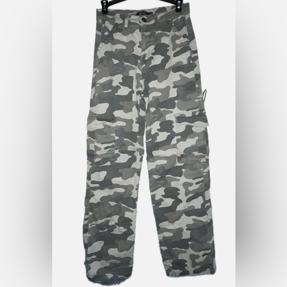 refuge Pants - Refuge Camouflage oversized straight cargo Pants -EUC